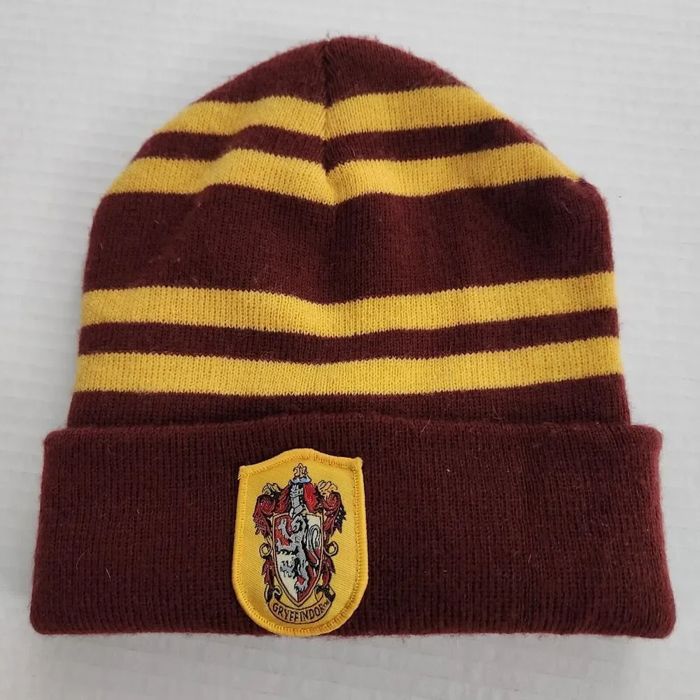 Harry Potter GRYFFINDOR Maroon Yellow Striped Acrylic Knit Winter Beanie…
